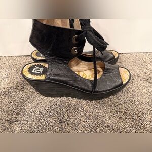 FLY London Women's Black Wedge Sandals size 40 EUC